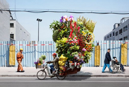 فروش گل با دوچرخه در چین !