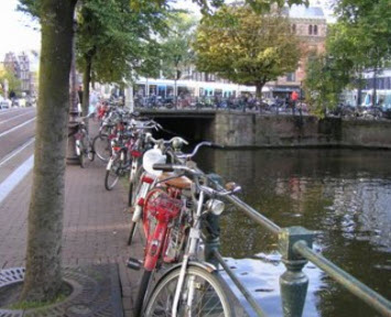 بررسی  ویژگی های کالبدی استفاده از دوچرخه جهت گردش و تفریح در شهر