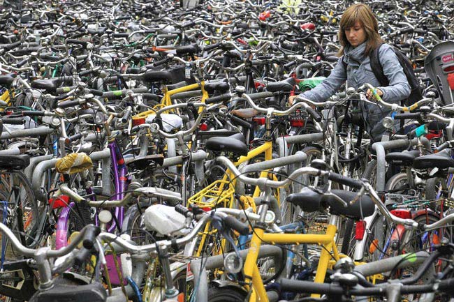 تصویری از پارکینگ دوچرخه در بلژیک